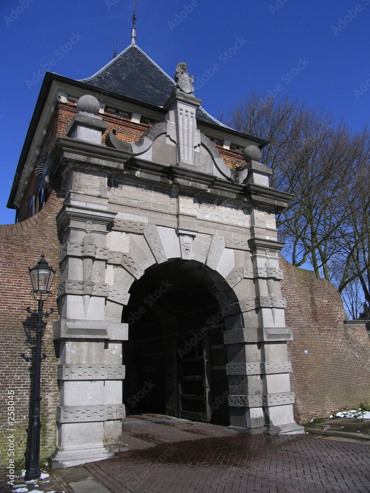 city gate 1