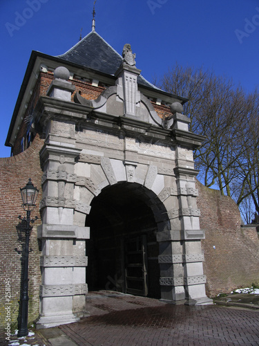 city gate 1