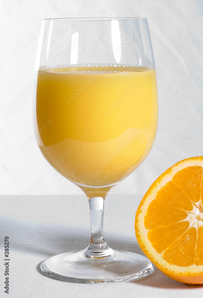 orangensaft mit orange