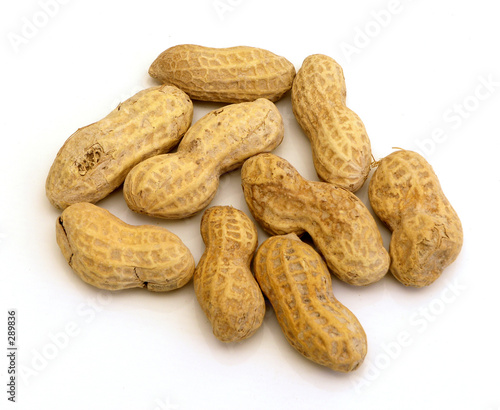 pile of peanuts