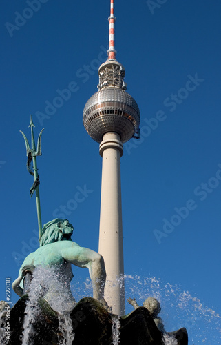 fernsehturm mit neptun