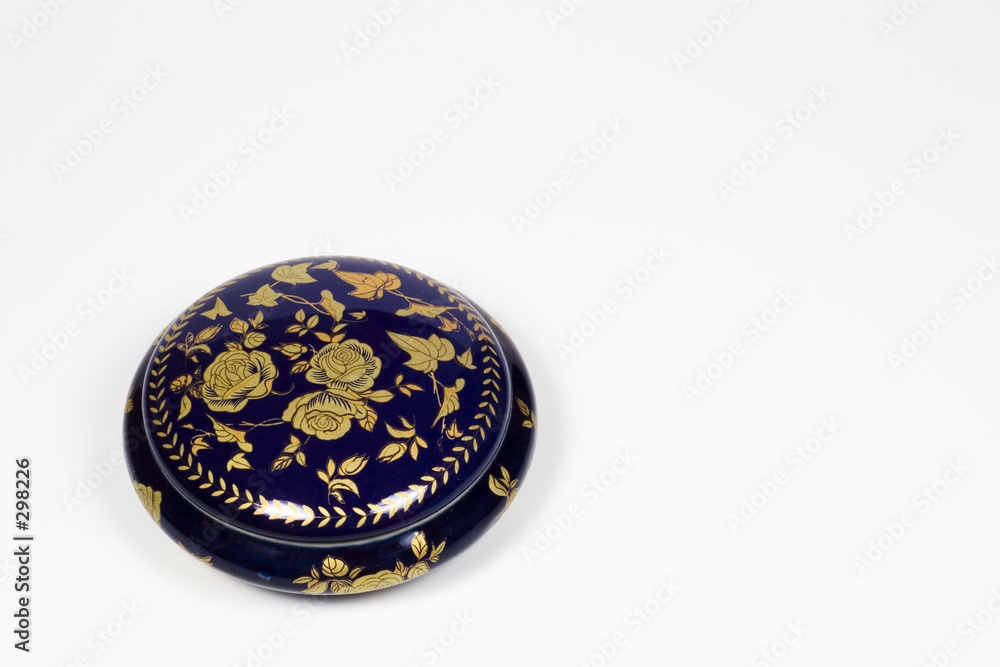 asian pot and lid - top small
