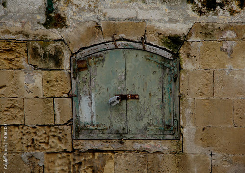little door set in stone