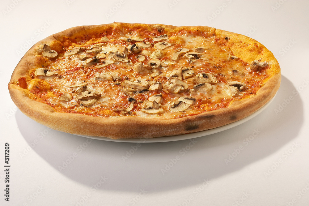 mushroom pizza - champignon pizza