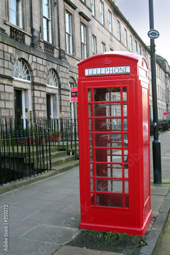 red telephone box