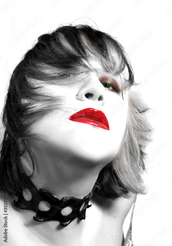Фотография green eyes red lips