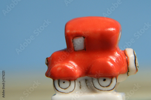 petite voiture rouge