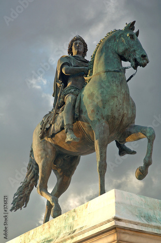 statue équestre du roi louis xiv photo