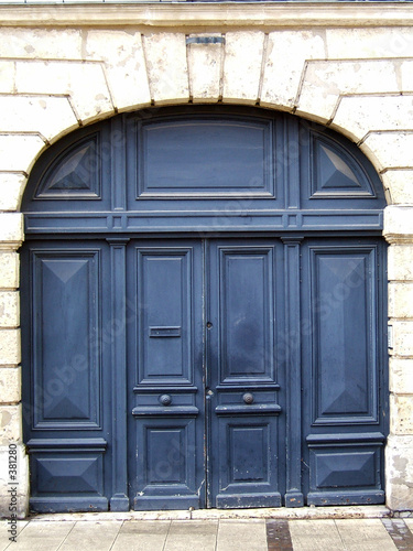 belle porte bleu ancienne