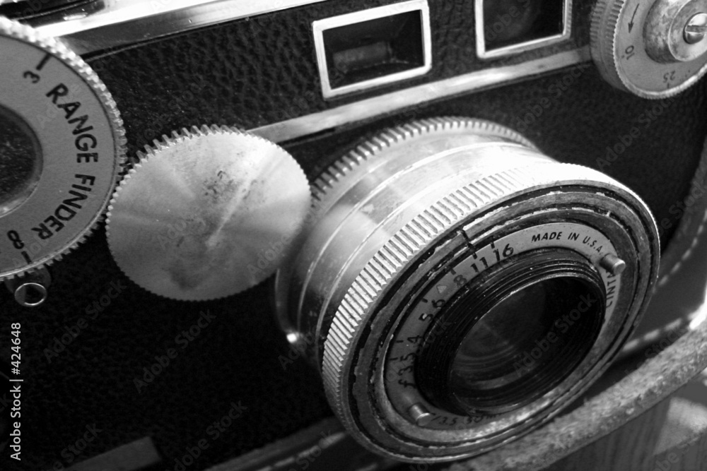 Fotografie vintage rangefinder camera in black and white