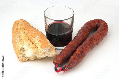chorizo, pan y vino