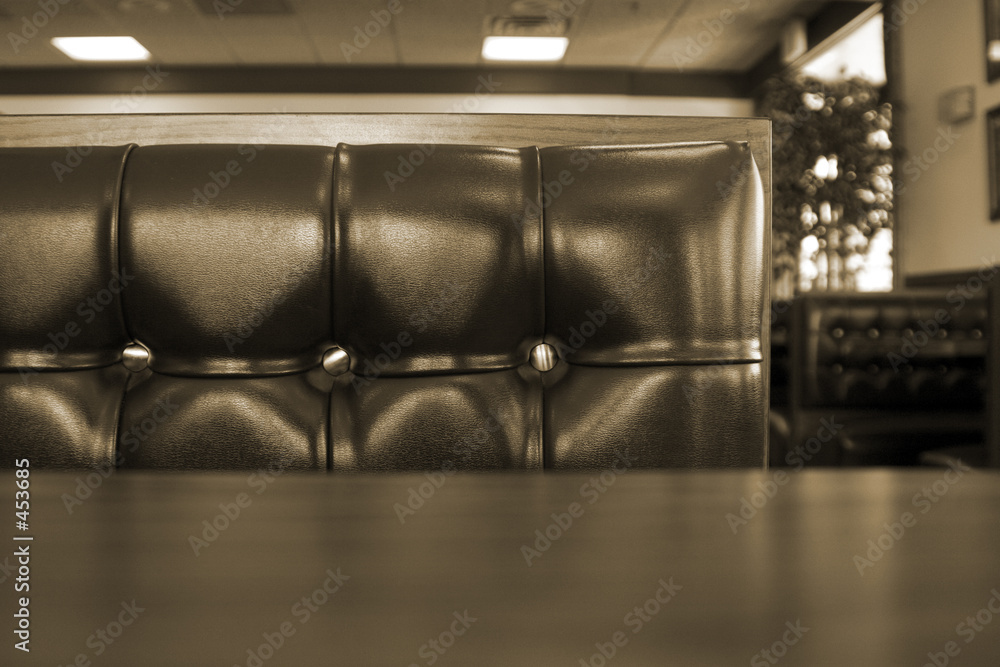 Foto close up on a chrome restaurant booth