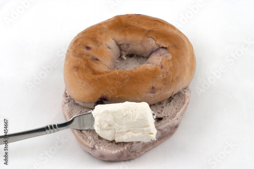 bagel and cream cheese