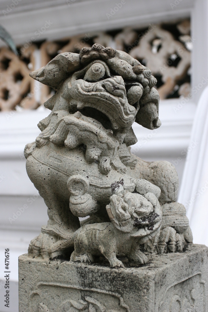 lion asiatique sculpture