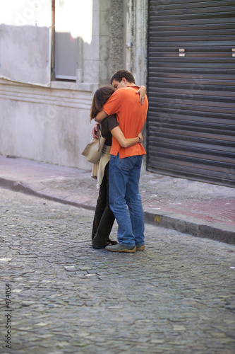 street kissing