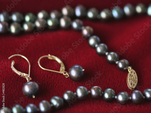 black pearl earrings