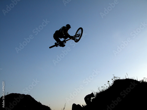 Фотография mountain bike jump