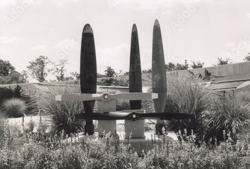 plane propellers -   d - day