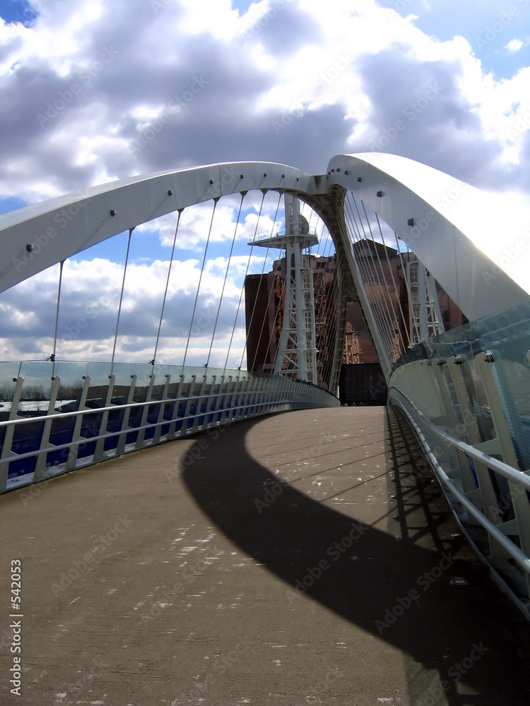 Fototapeta premium modern bridge in manchester quay