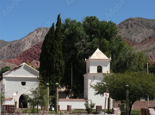 dorfkirche im bergland