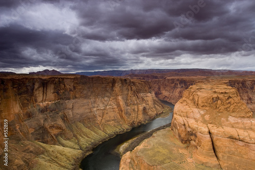 horseshoe bend on the colorado river