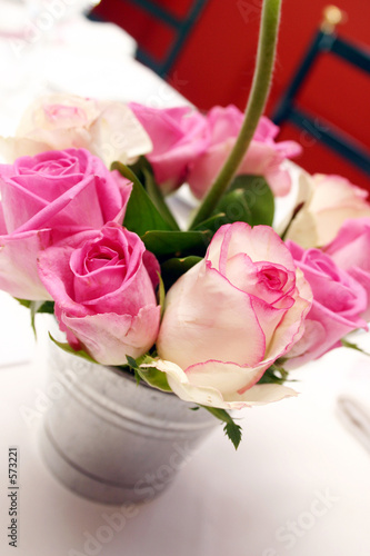 pink rose arrangement
