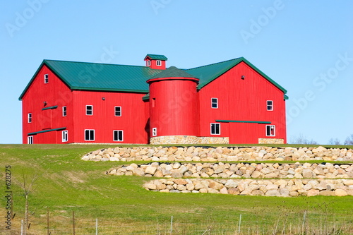amish barn