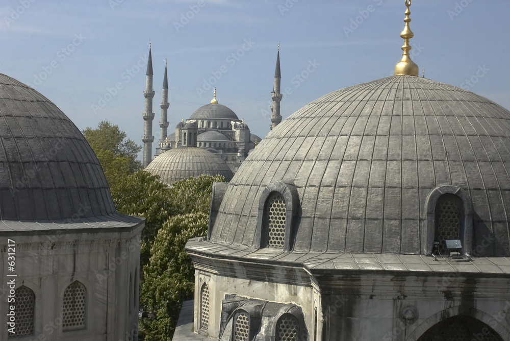 main mosque of istanbul - sultan ahmet camii (blue mosque)