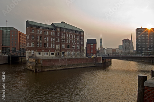 hamburg in der abendsonne