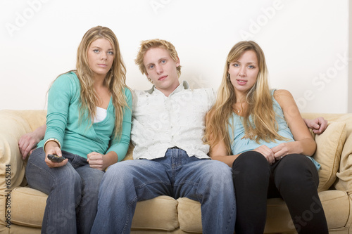 friends watching tv 2