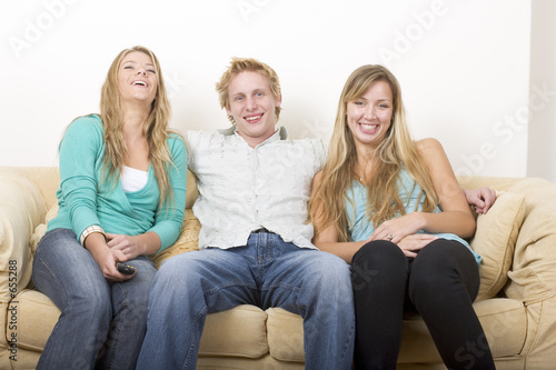 friends watching tv 3
