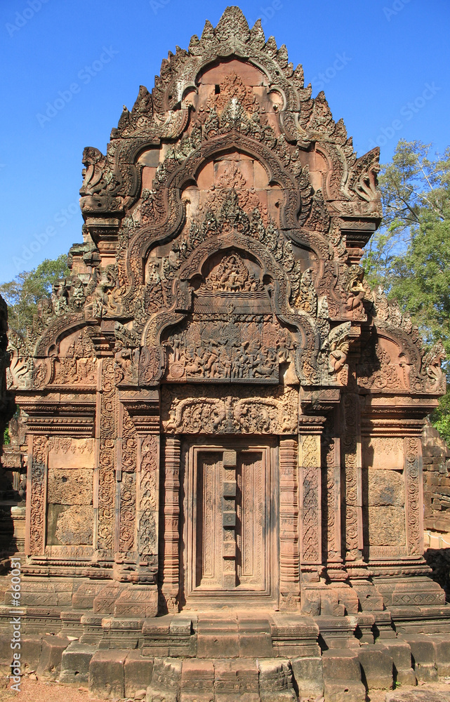 temple facade, banteay srei, angkor, cambodia