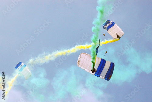 skydivers photo
