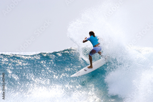 surfing maldives © E2KY