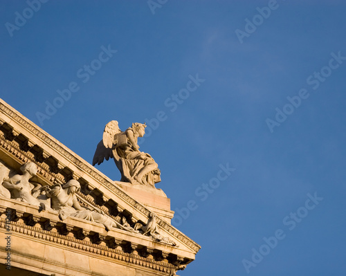 gargoyle statue