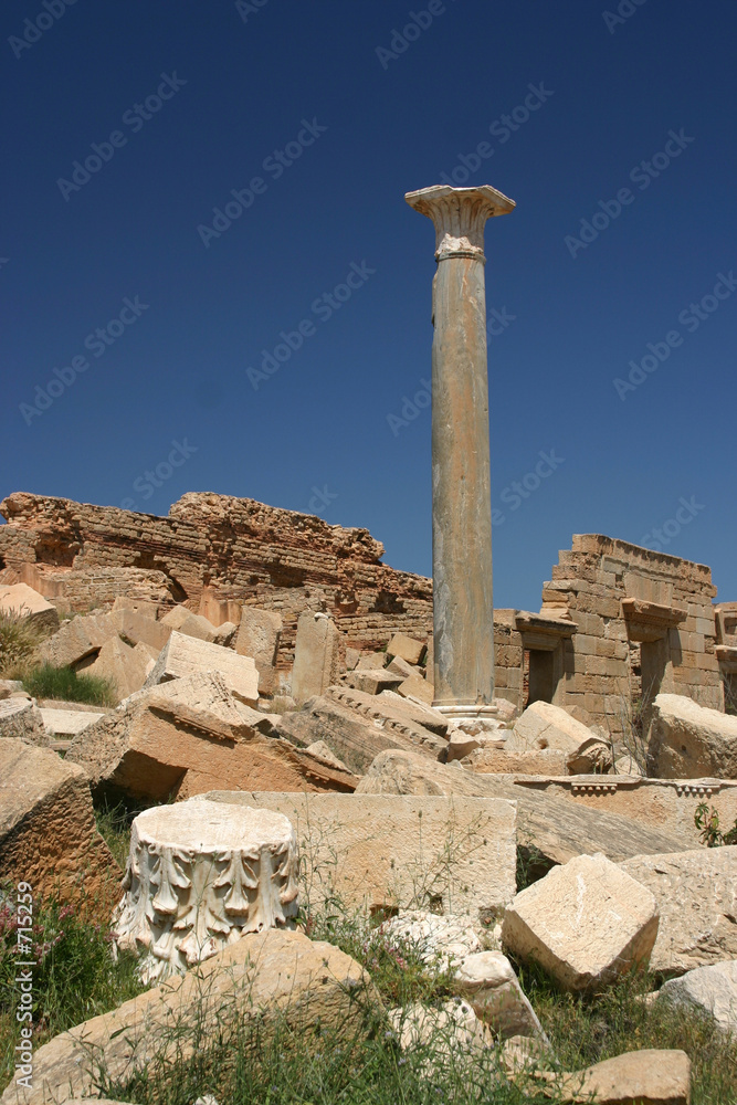 colonne en ruine