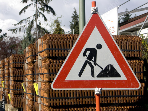 achtung baustelle!