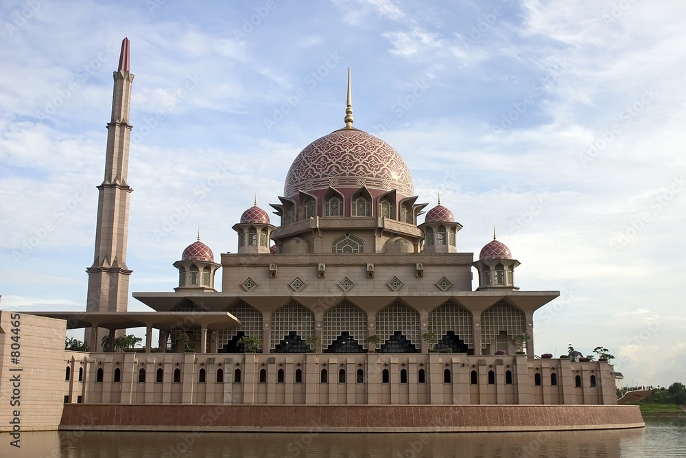 Naklejka premium putrajaya mosque, kuala lumpur, malaysia.