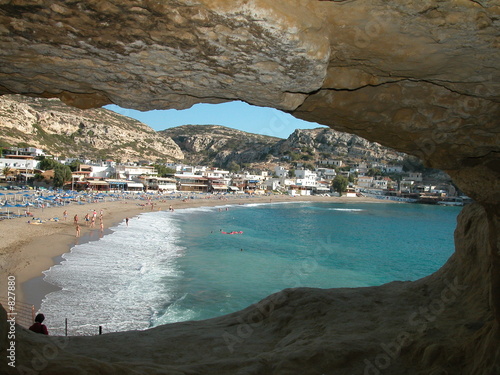 höhle in matala photo