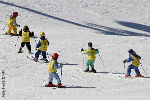 children learning to ski
