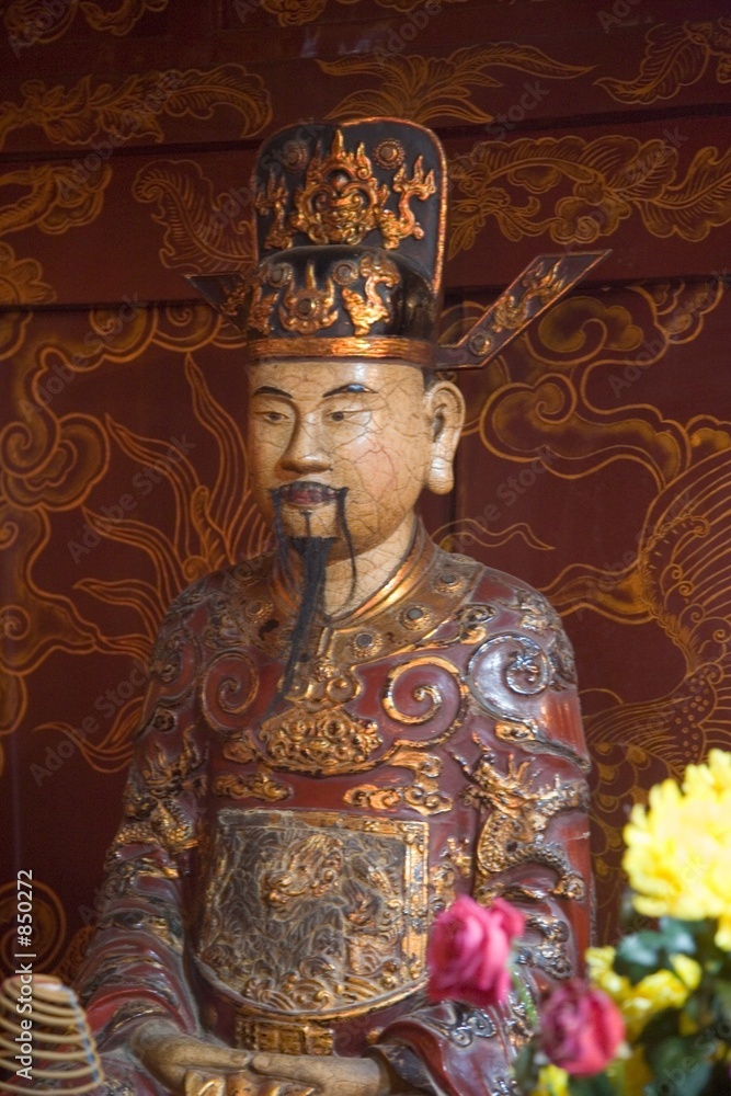 statue of first emperor