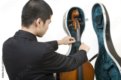 opening a cello case