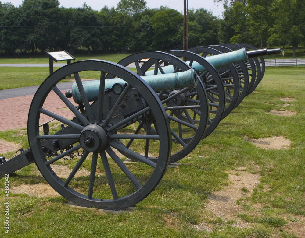 civil war cannons at antietam battlefield