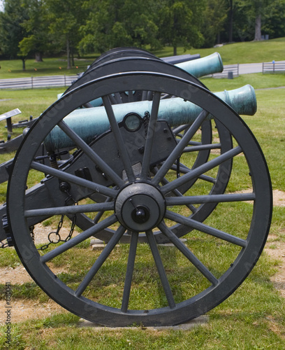civil war cannons at antietam battlefield