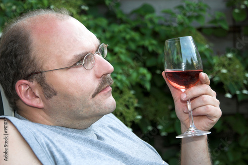 Fotografie serious man contemplating life
