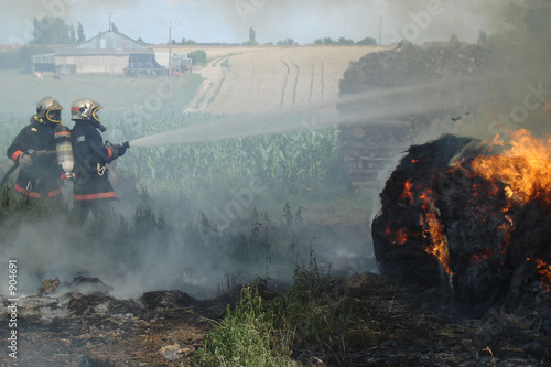 pompiers enfumés photo