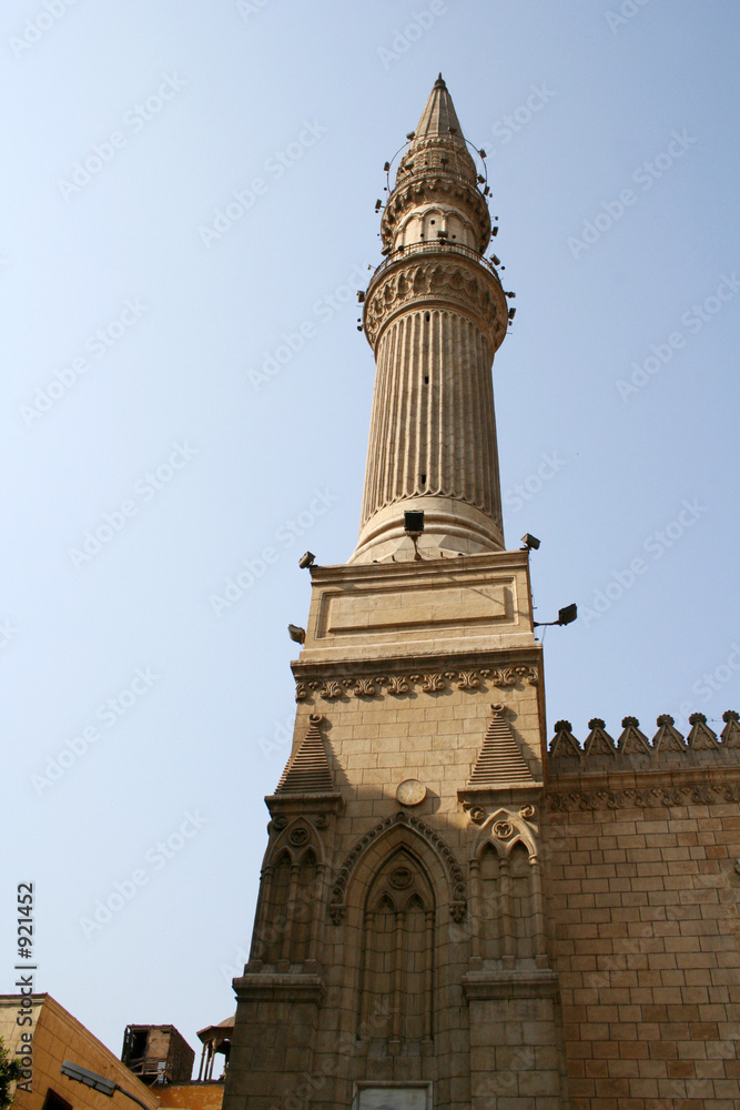 Fototapeta premium minaret of al huseen mosque in cairo