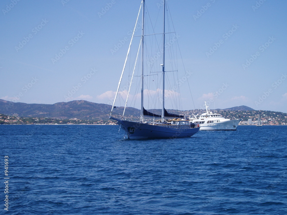 bateau dans le golf de saint tropez