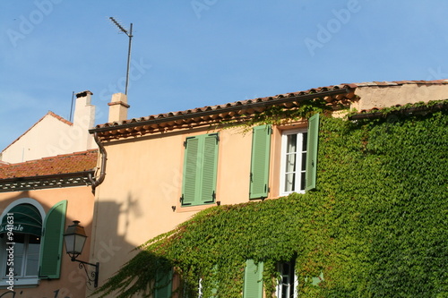 maison dans les rues de saint maxime