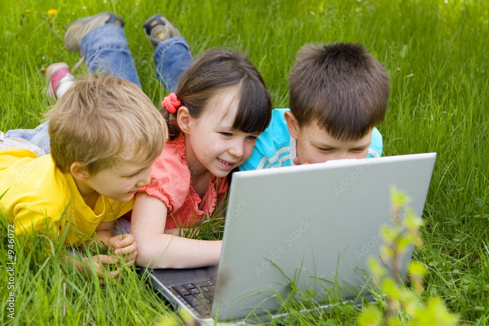 children with computer children with computer